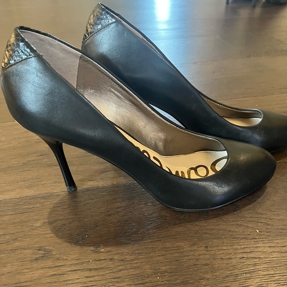 Sam Edelman | Black Round Toe Pumps - Picture 8 of 9